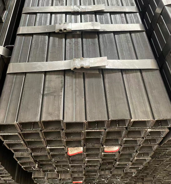 新乡工业用梯子 镀锌管焊接梯子 铁梯子方管梯