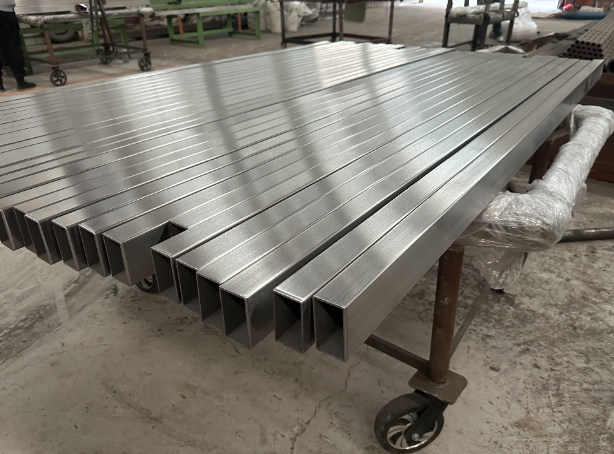 新乡新能源汽车用不锈钢方管 现货