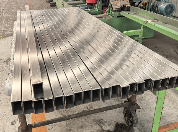 新乡建筑工程行业用不锈钢无缝钢管